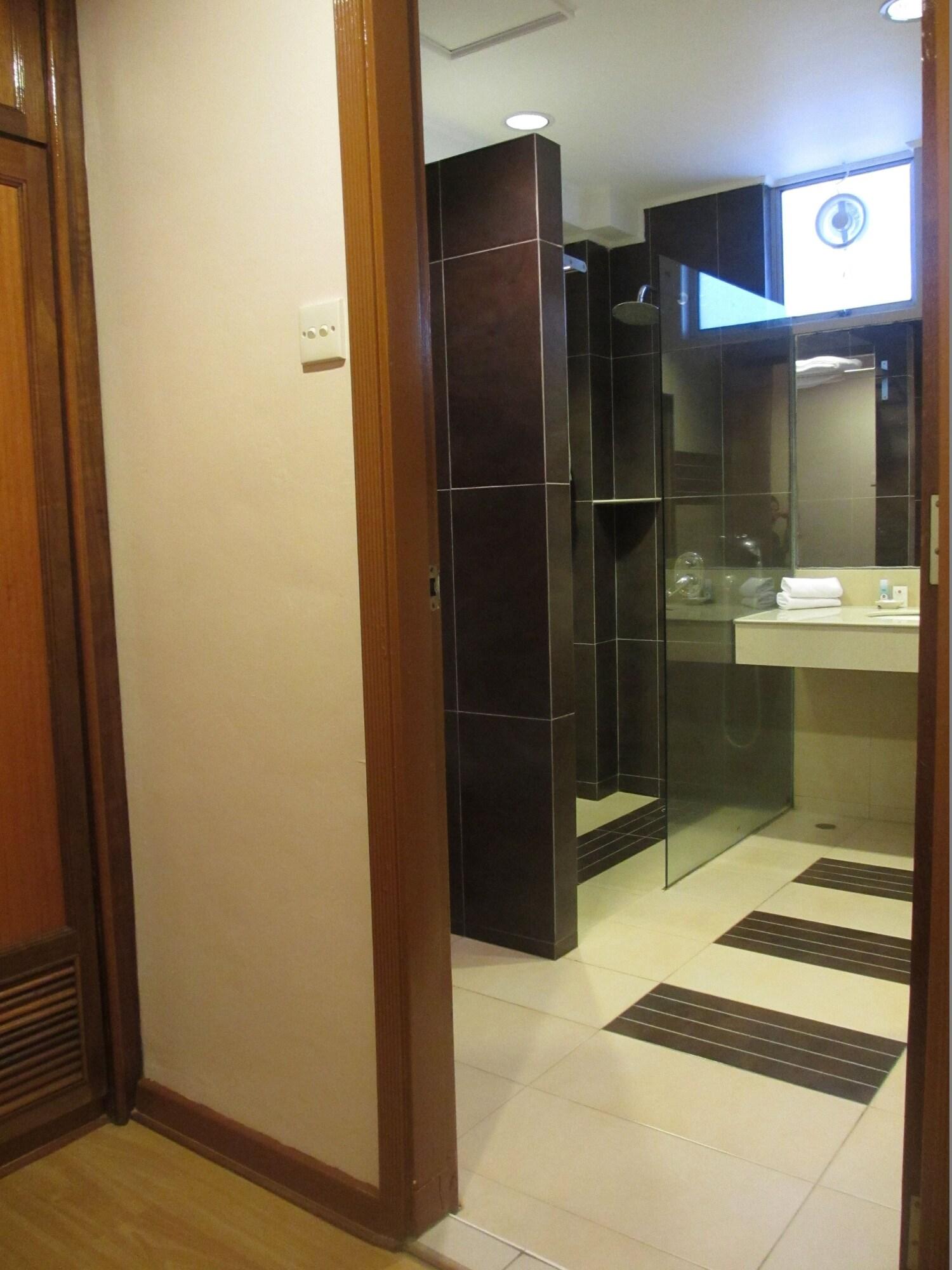 Sanbay Hotel Сандакан Экстерьер фото