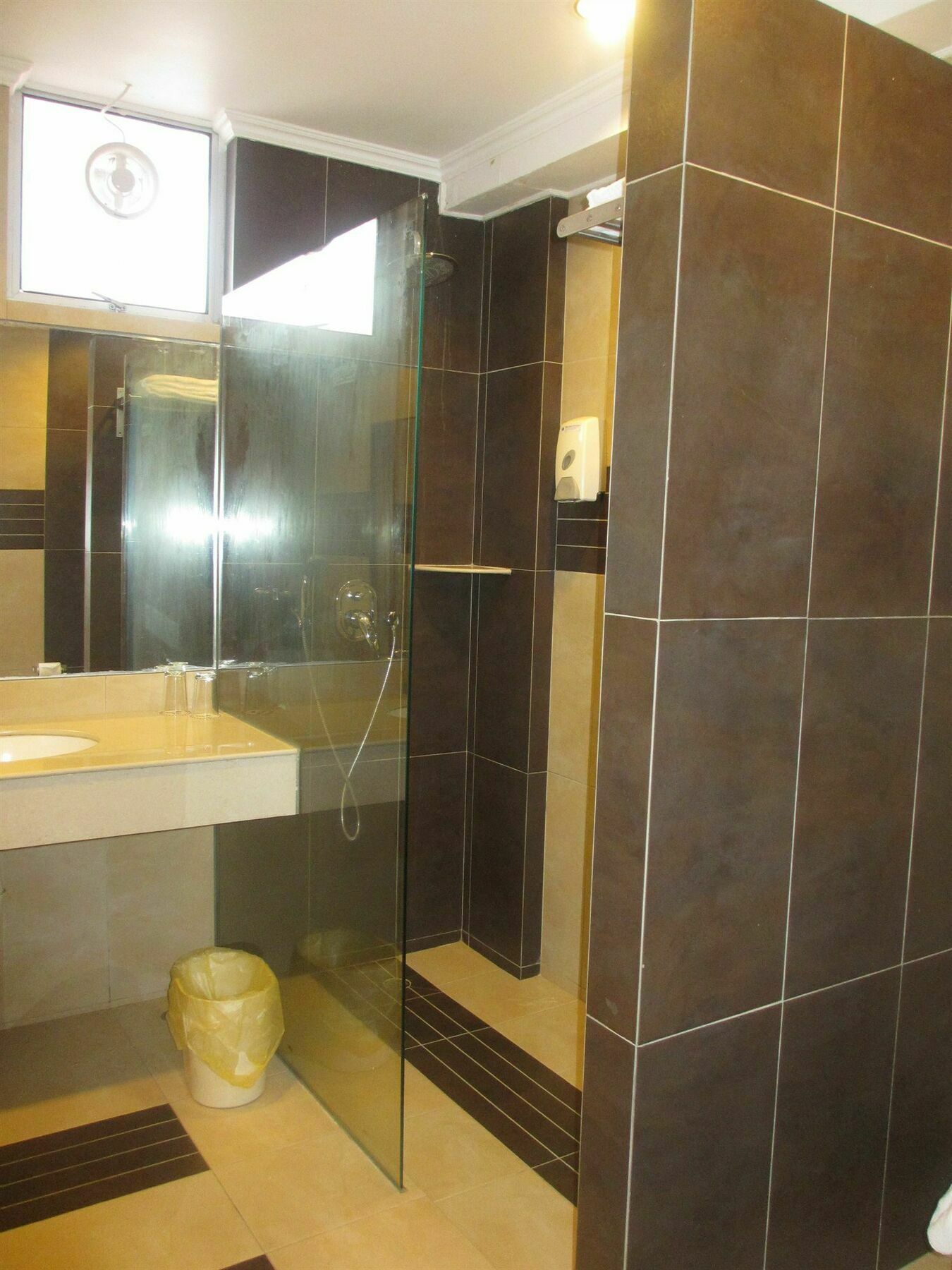 Sanbay Hotel Сандакан Экстерьер фото