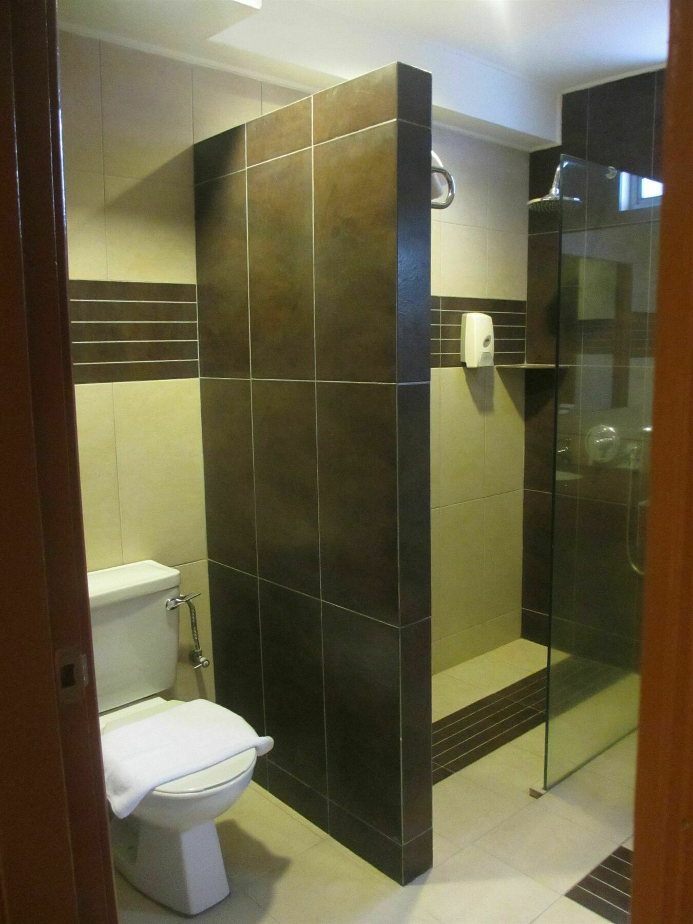 Sanbay Hotel Сандакан Экстерьер фото